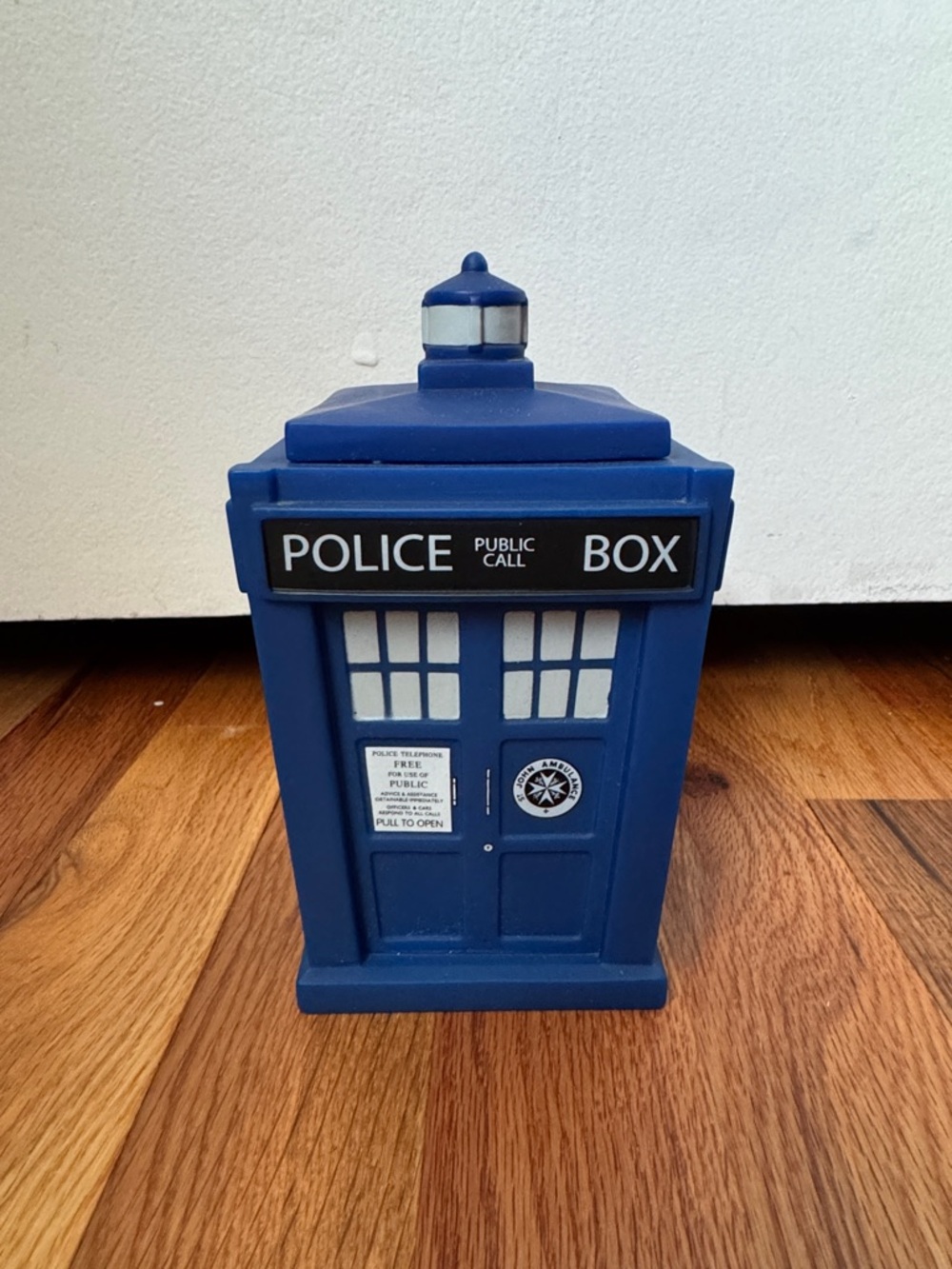 Doctor Who TARDIS Vinyl Figure